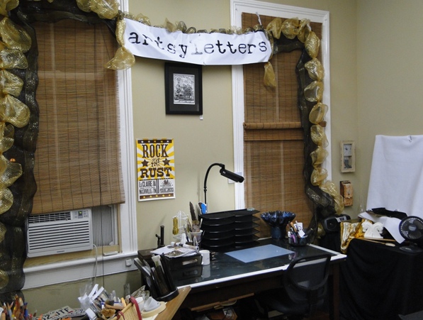 table and photo corner